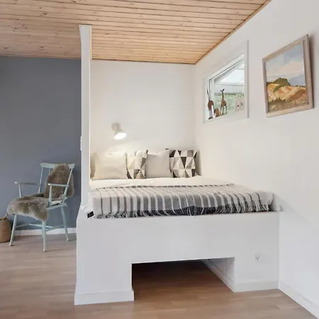 Stunning In With Kitchen Holiday home *