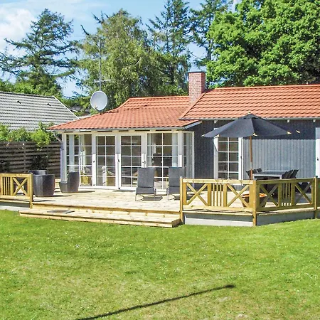 Holiday home Stunning In With Kitchen *