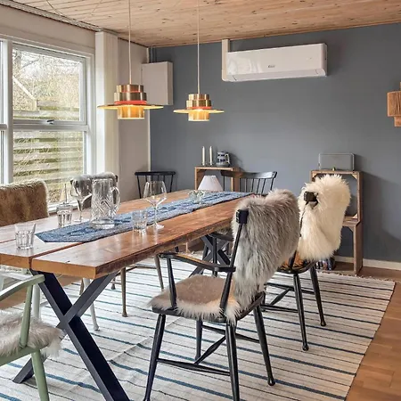 Stunning Home In Ebeltoft With Kitchen